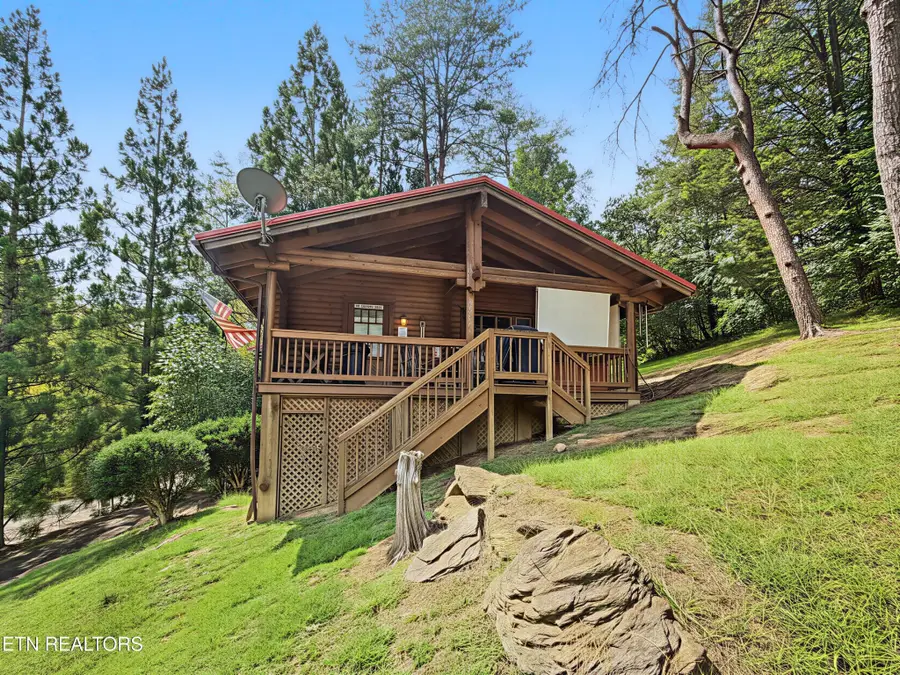 165 N Smoky Mountain Way, Sevierville, TN 37876 - #3