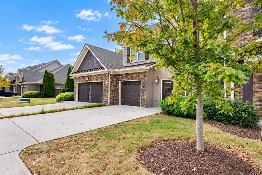 3220 Blue Sky Dr, Murfreesboro, TN 37130 - #3