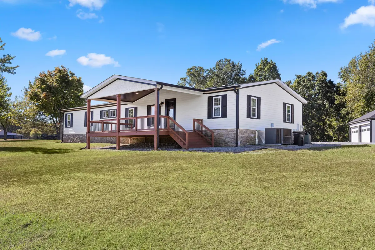 284 Paul Thompson Rd, Bethpage, TN 37022 - #1