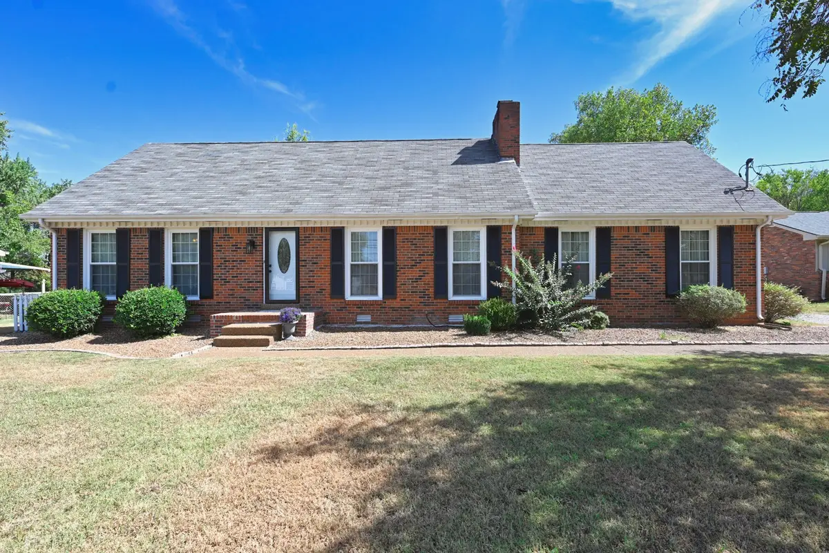 427 Walton Ferry Rd, Hendersonville, TN 37075 - #1