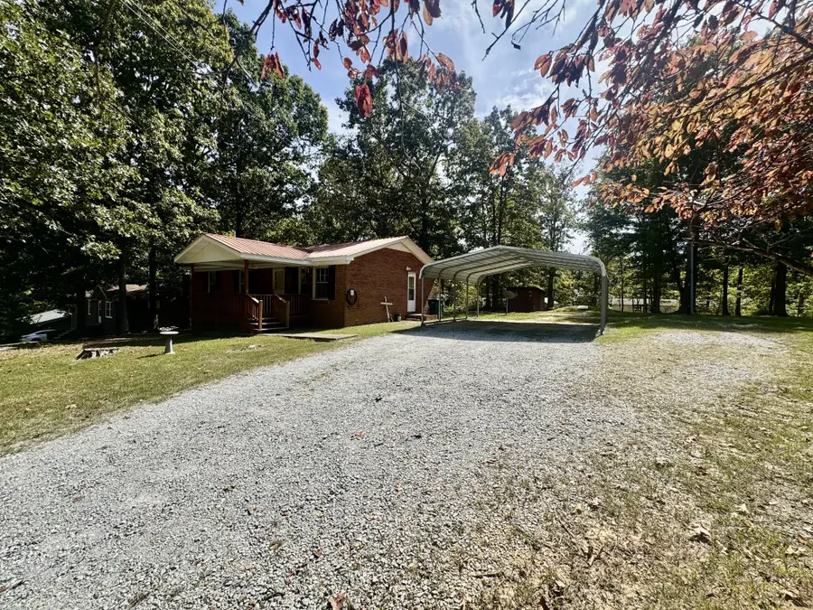 106 Oak Hill Dr, Waverly, TN 37185 - #2