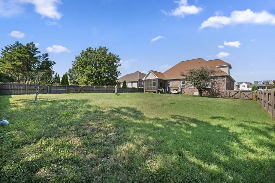 1295 Wentworth Dr, Gallatin, TN 37066 - #3