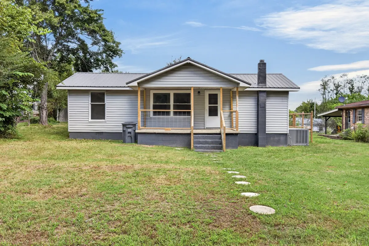 408 E Williams Ave, Monterey, TN 38574 - #1