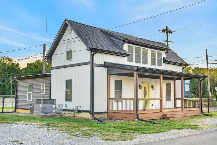 301 S Main St, Franklin, KY 42134 - #3