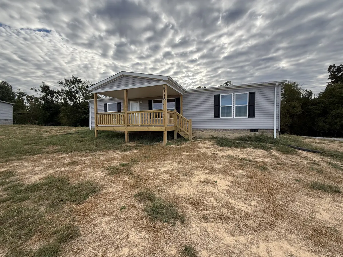 9308 Sunrise Rd, Red Boiling Springs, TN 37150 - #1