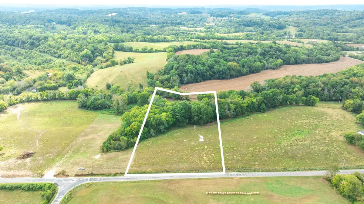 7 Craig Bridge Rd, Williamsport, TN 38487 - #1