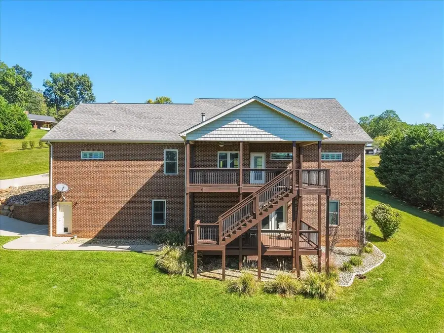323 Independence Dr, Jefferson City, TN 37760 - #3