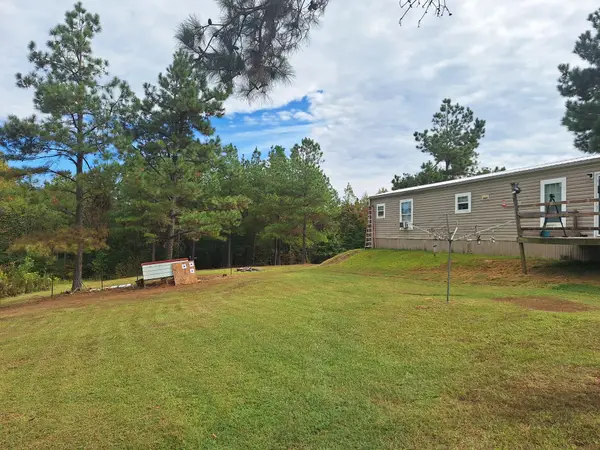 628 Mink Branch Acres Dr, Waynesboro, TN 38485