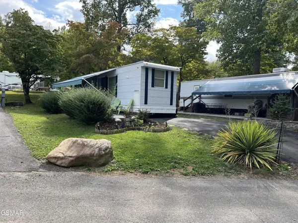 4229 E Parkway E, Gatlinburg, TN 37738
