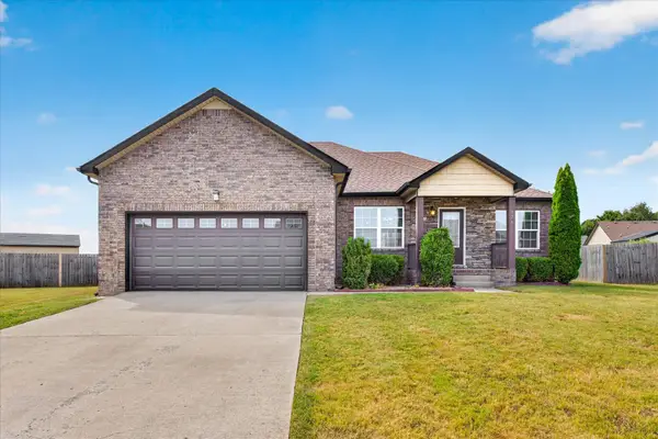 676 Crestone Court, Clarksville, TN 37042