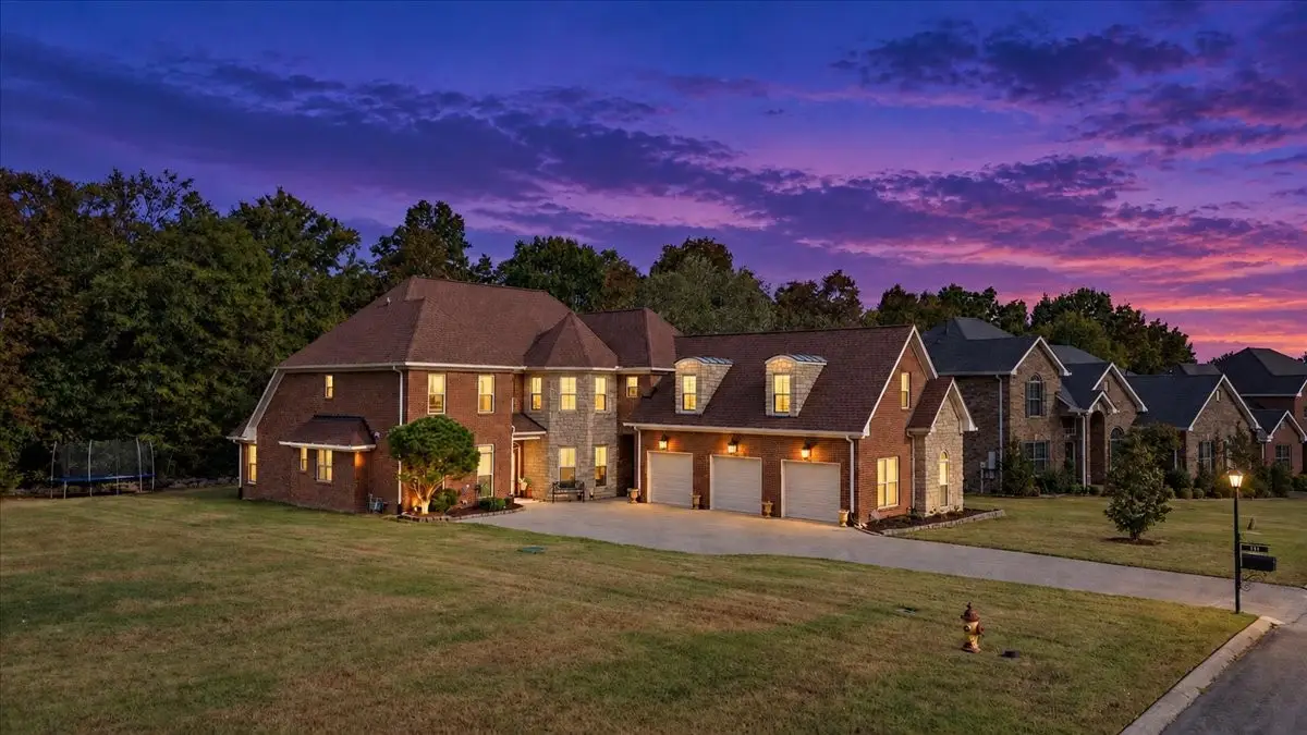136 Seven Springs Dr, Mount Juliet, TN 37122 - #1