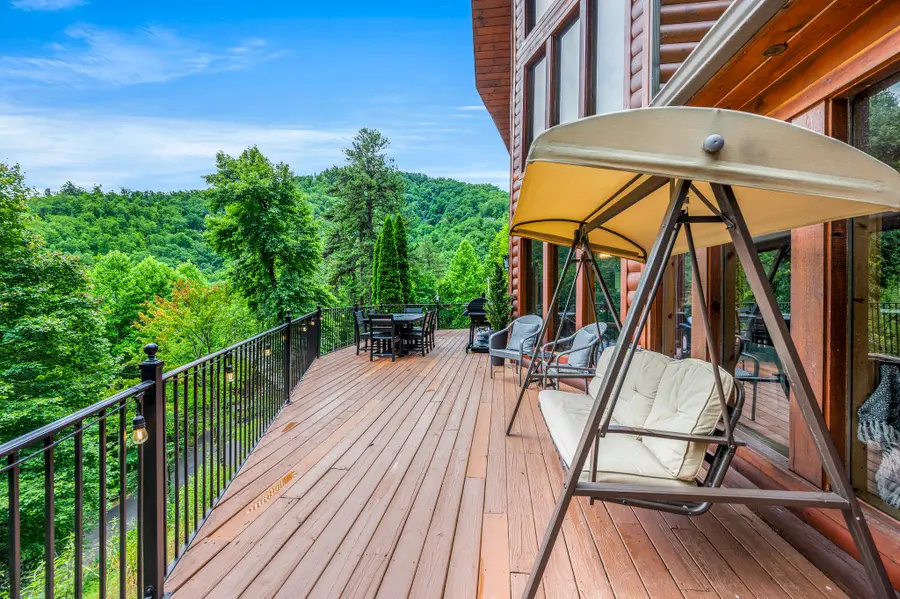 2733 Pine Crest Ln, Sevierville, TN 37862 - #3