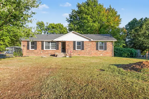 1511 Linden Dr, Clarksville, TN 37042