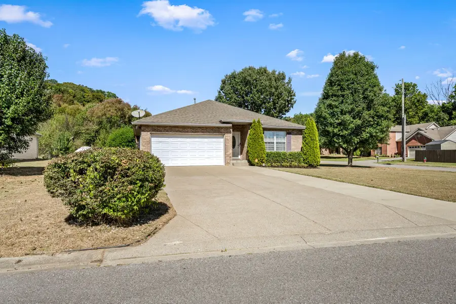 2163 Spring Hill Cir, Spring Hill, TN 37174 - #2
