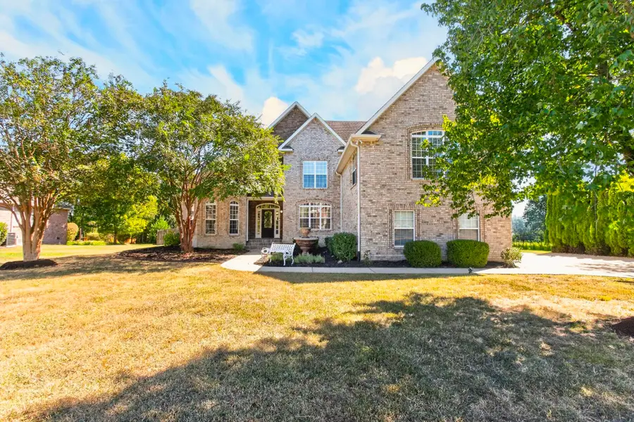 677 Starpoint Dr, Gallatin, TN 37066 - #2