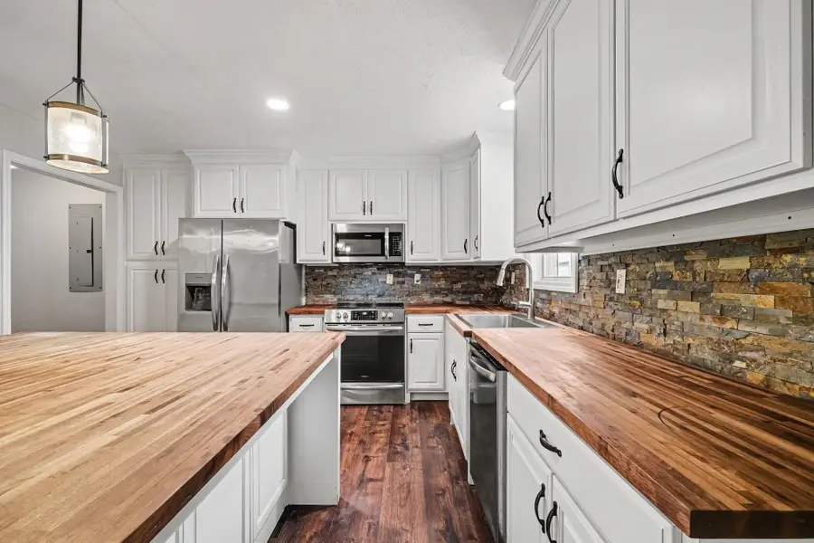 1065 Wixtown Rd, Westmoreland, TN 37186 - #2