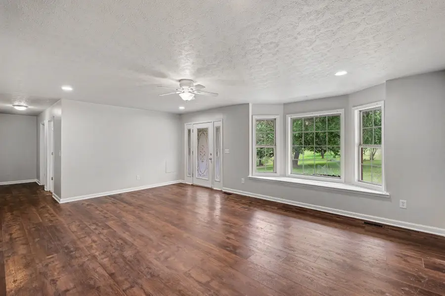 1065 Wixtown Rd, Westmoreland, TN 37186 - #3