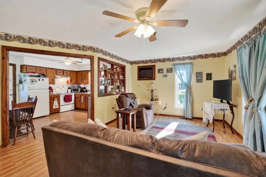 137 Fisk Rd, Livingston, TN 38570 - #3