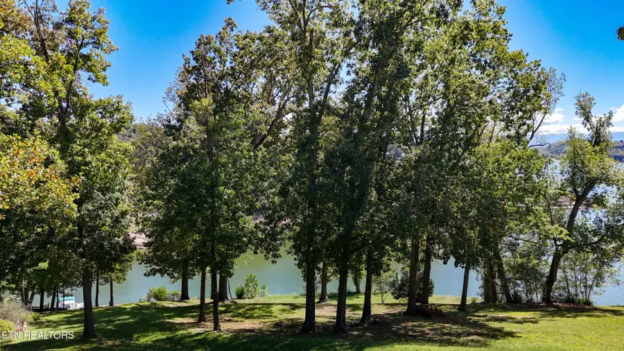 16 Alamo Trl, Dandridge, TN 37725 - #2