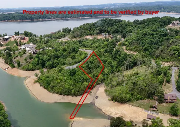 26 Stone Bridge Dr, Dandridge, TN 37725