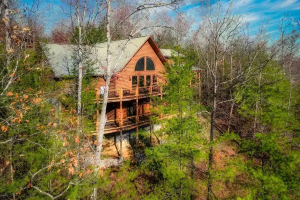 2760 Cedar Falls Way, Sevierville, TN 37862