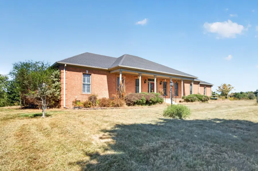 6515 Greenville Rd, Hopkinsville, KY 42240 - #2
