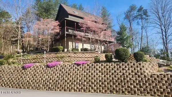 3416 Brook Stone Way, Pigeon Forge, TN 37863