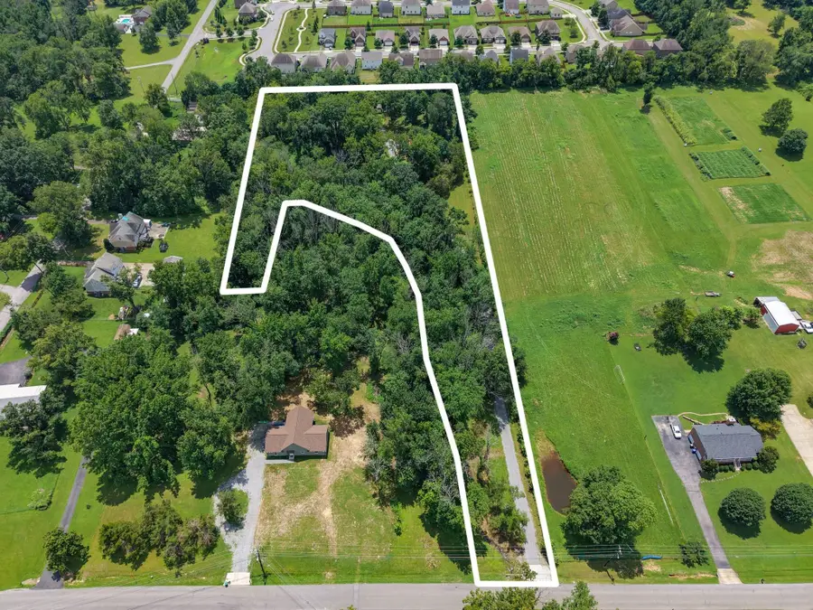 176 S Palmers Chapel Rd, White House, TN 37188 - #3