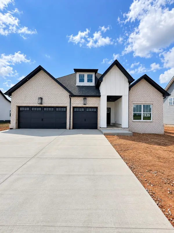 214 Low Plains Ln, Clarksville, TN 37043