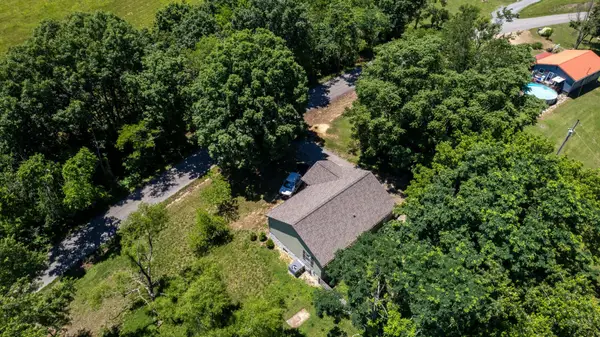 695 Hog Back Ridge Rd, Bethpage, TN 37022