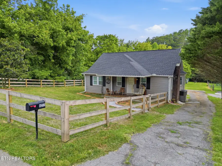 4231 Rocky Branch Rd, Walland, TN 37886 - #3