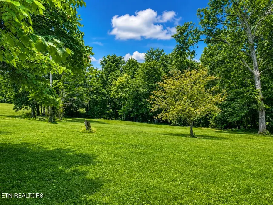 1323 Bee Rock Rd, Monterey, TN 38574 - #2