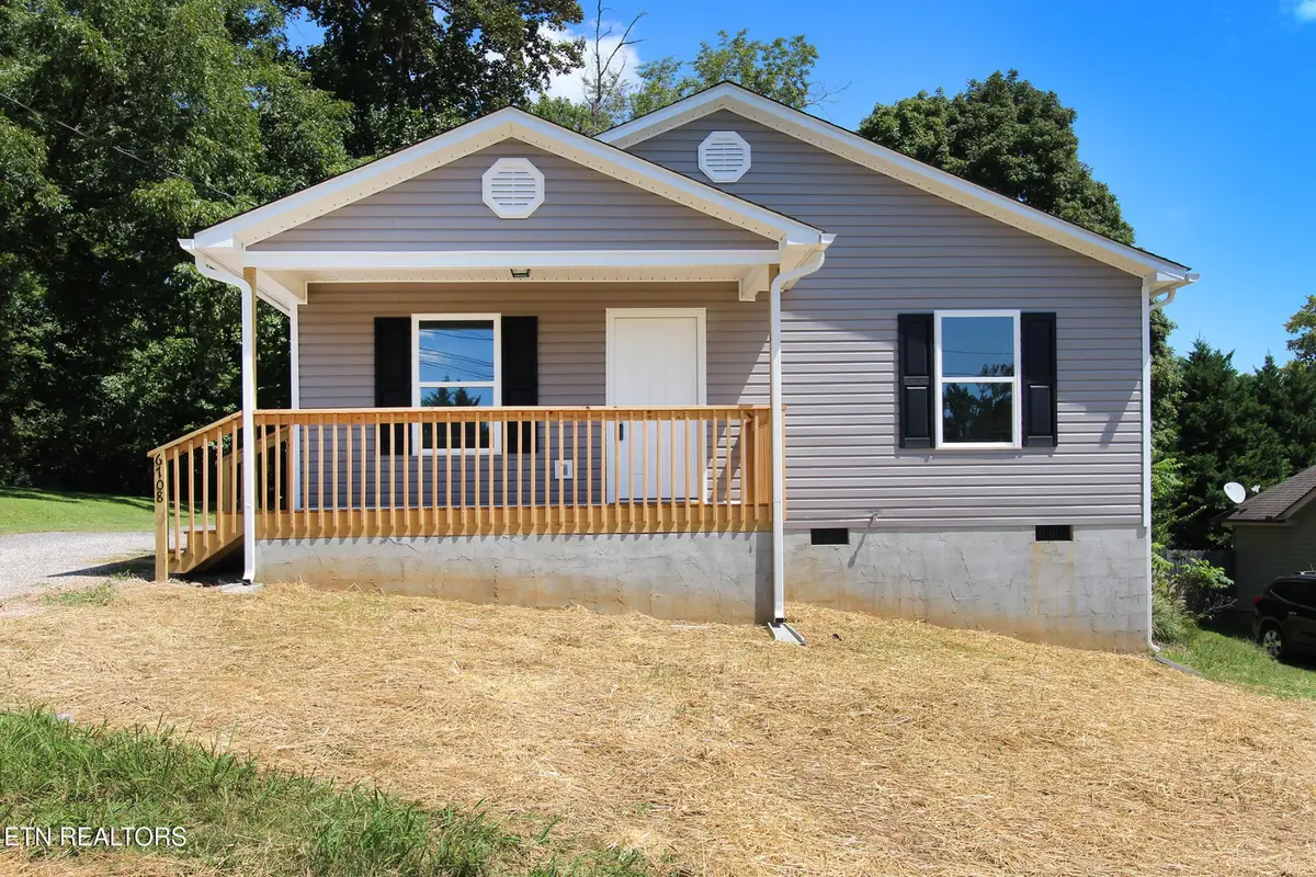 6708 Kern Rd, Knoxville, TN 37918 - #1