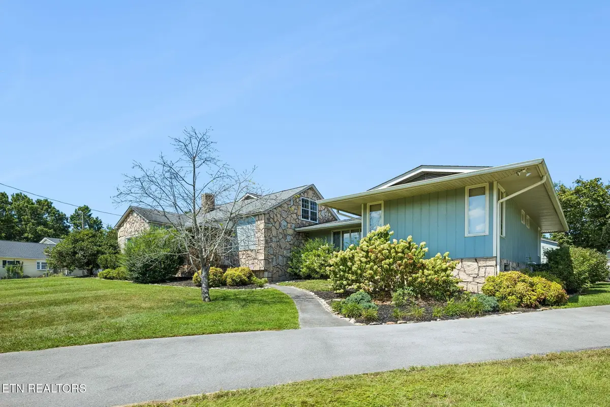 8005 Corryton Luttrell Rd, Corryton, TN 37721 - #1