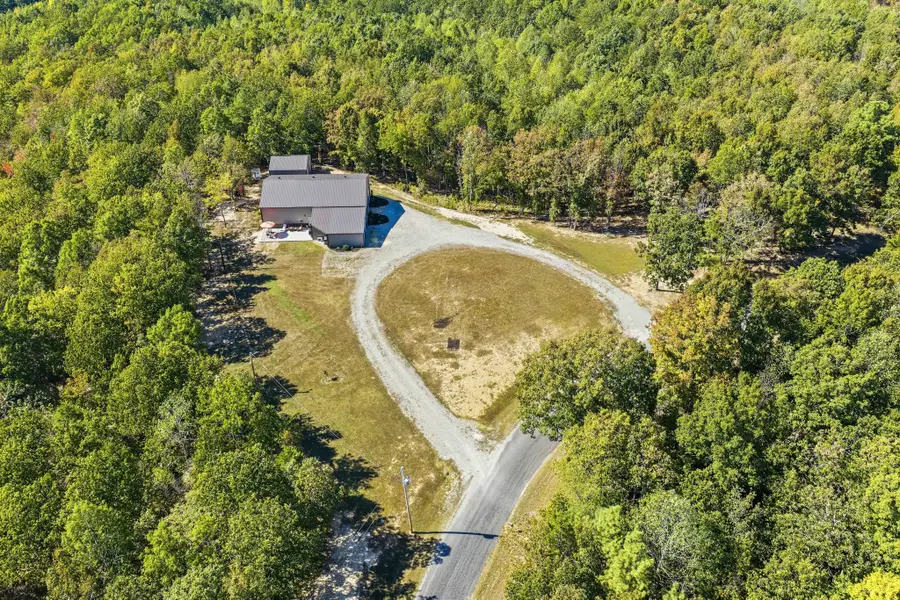 1803 Tree Farm Rd, Linden, TN 37096 - #2