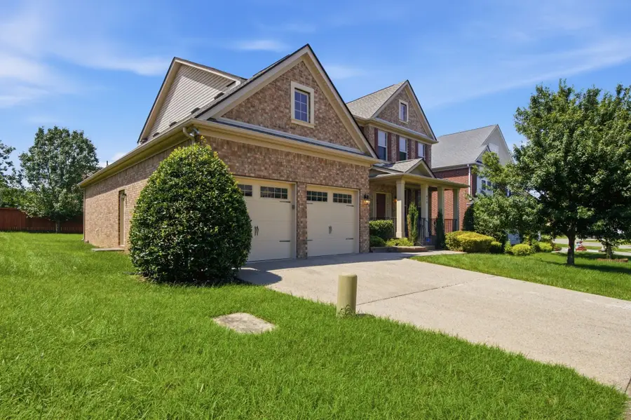 410 Valley Spring Dr, Mount Juliet, TN 37122 - #3