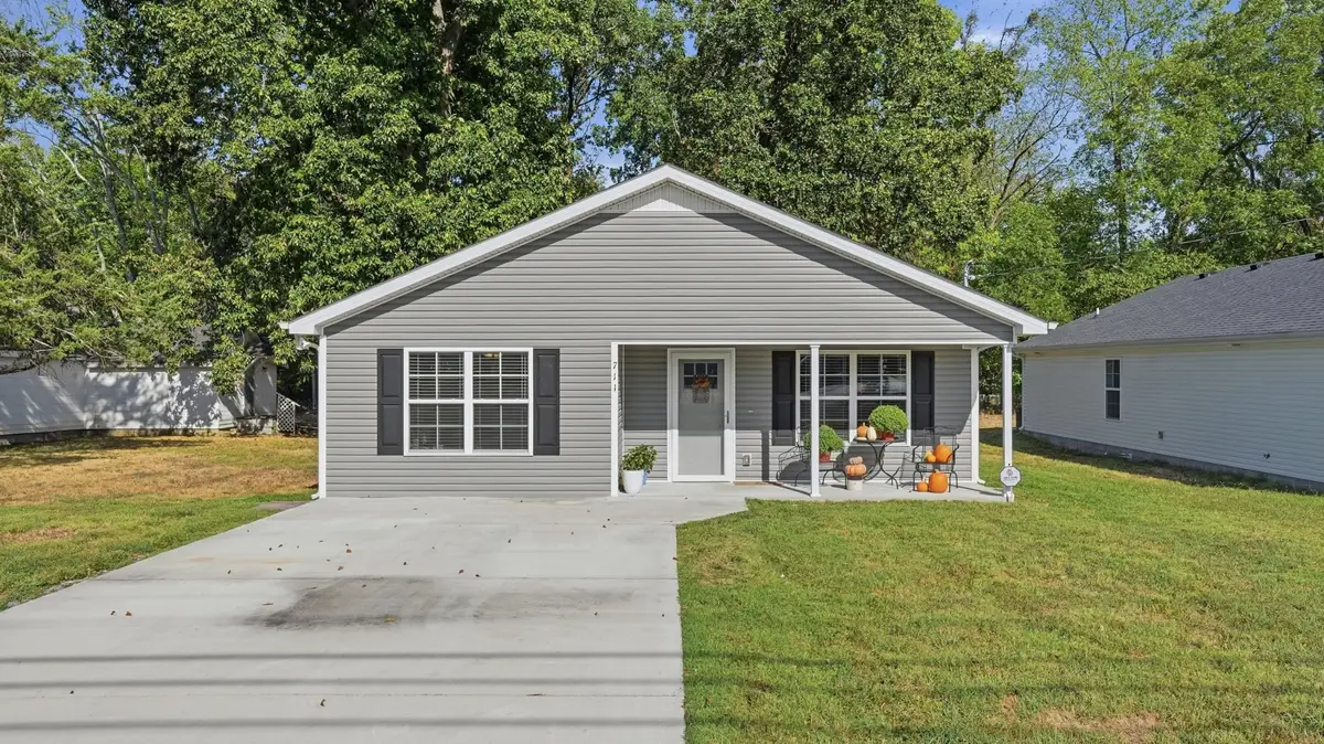 711 E Lincoln St, Tullahoma, TN 37388 - #1