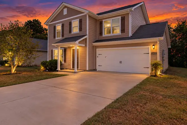 2515 Queen Bee Dr, Columbia, TN 38401
