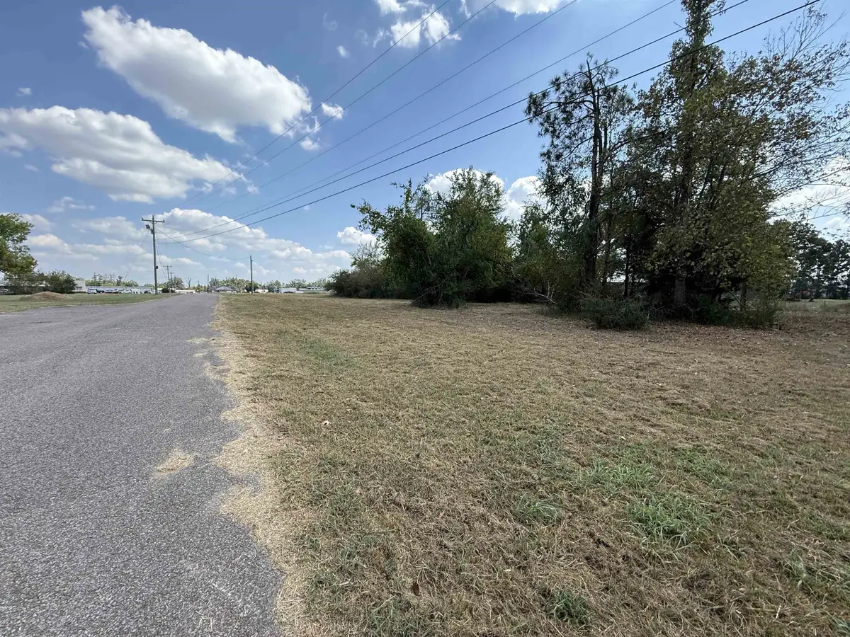 305 South St, Savannah, TN 38372 - #1