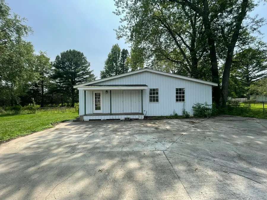 1406 Old Estill Springs Rd, Tullahoma, TN 37388 - #2
