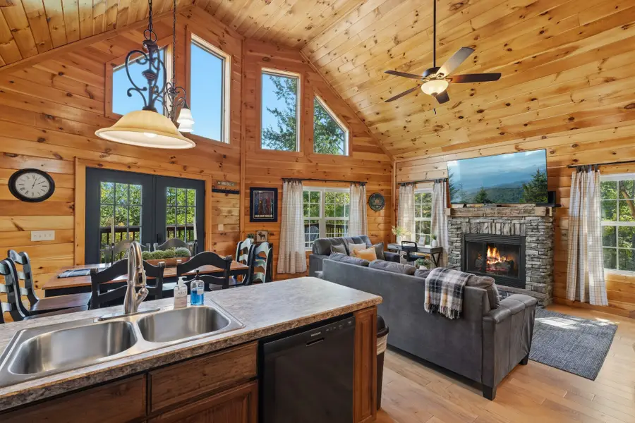 4375 Chamberlain Ln, Sevierville, TN 37862 - #2