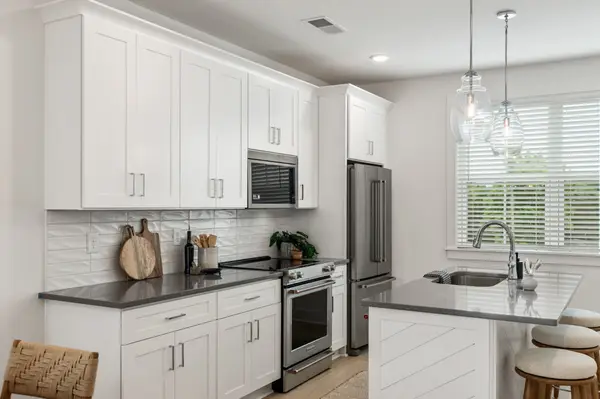 217 Straton Ln, Nashville, TN 37216
