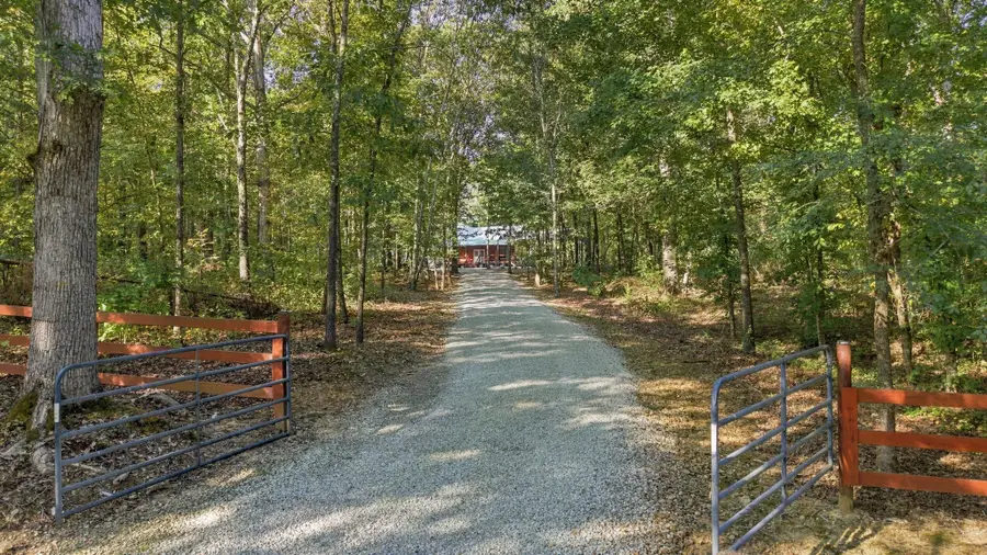 6095 Old Highway 13, Hurricane Mills, TN 37078 - #2