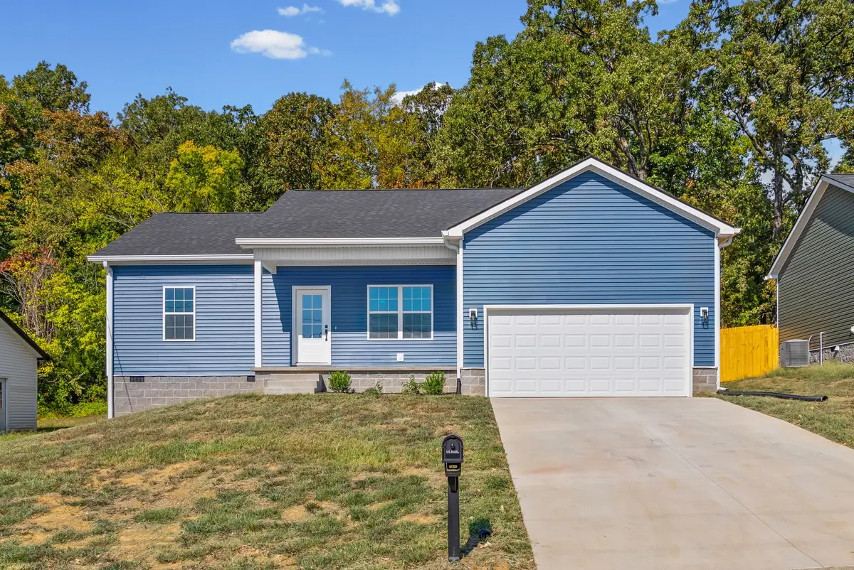 318 Pine Hill Dr, Hopkinsville, KY 42240 - #1