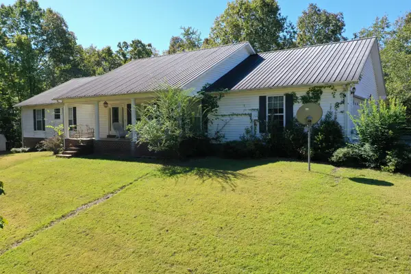 112 Phillips Dr, Linden, TN 37096