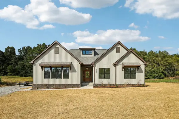 1300 Vickie Ln, Portland, TN 37148