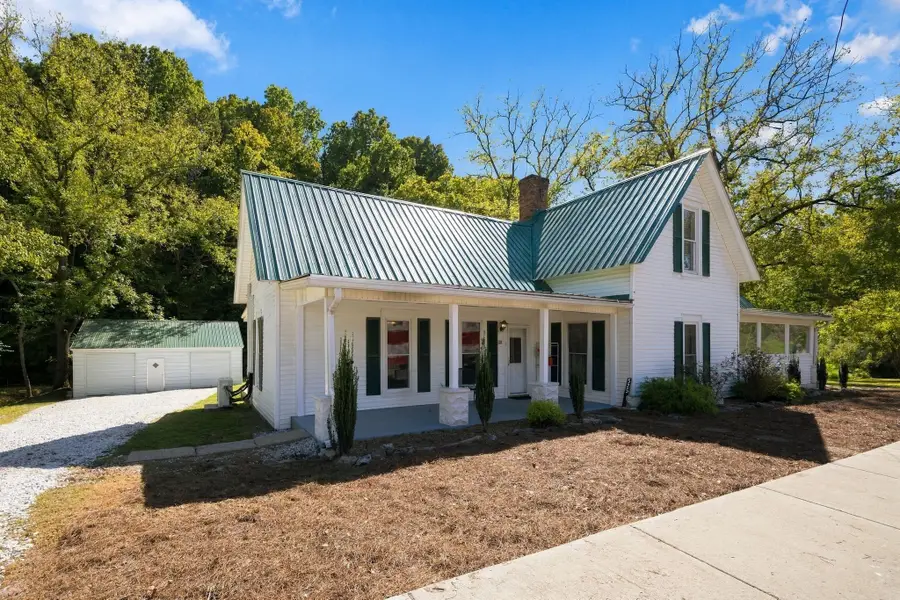 525 Water St, Charlotte, TN 37036 - #2