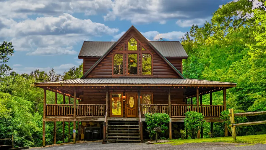 1570 Oldham Springs Way, Sevierville, TN 37876 - #3