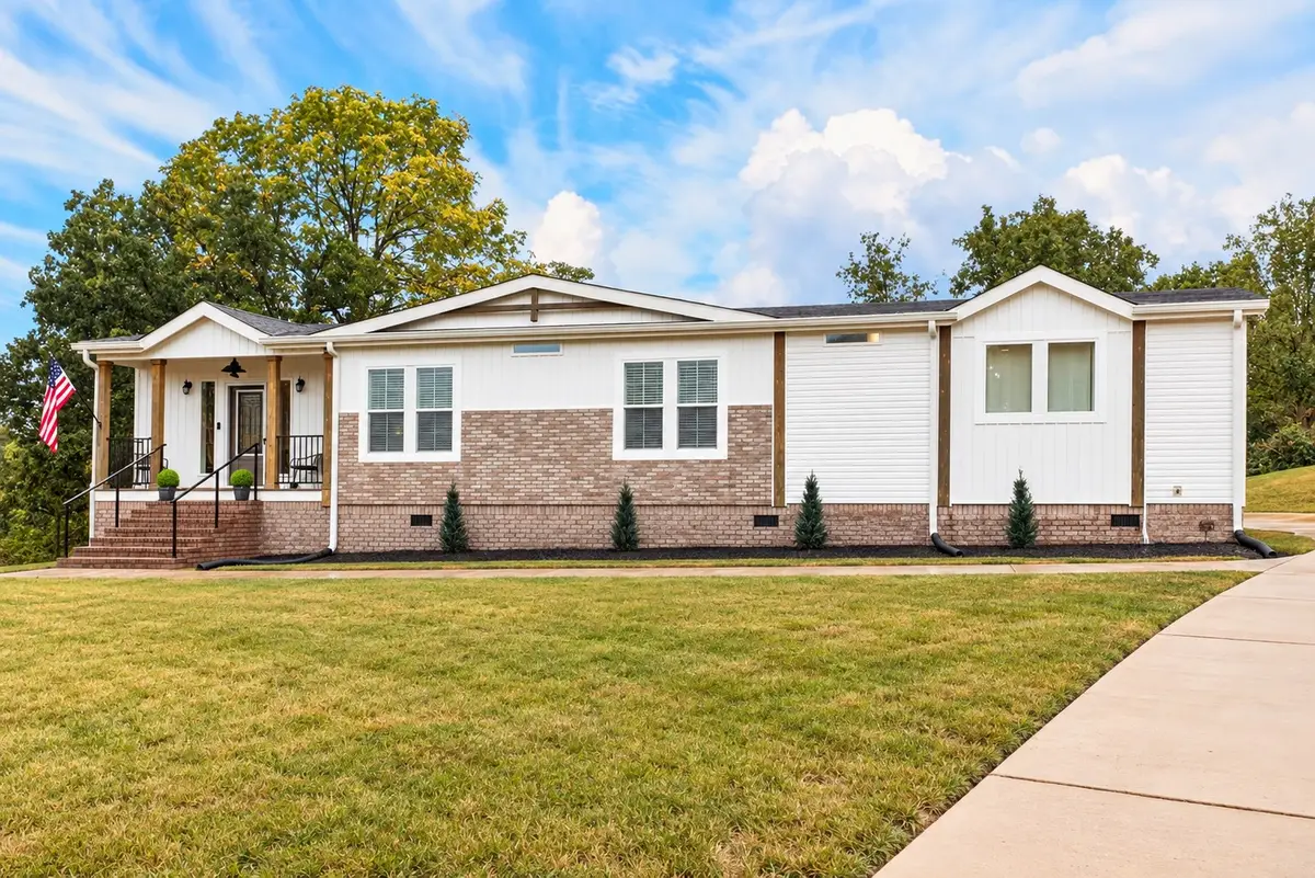 410 Columbia Ave, Centerville, TN 37033 - #1