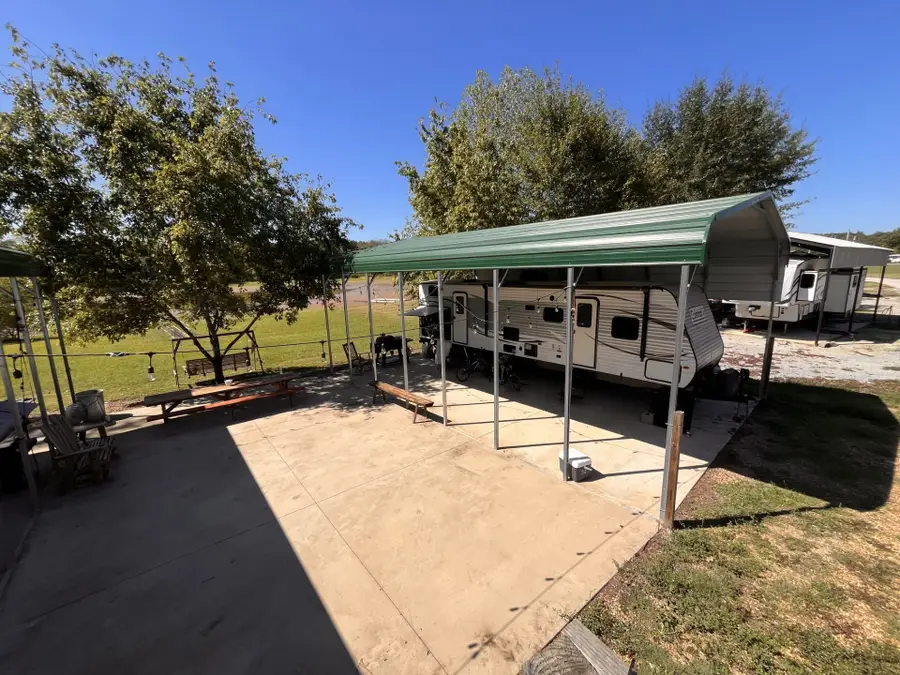 683 Willow Oaks Dr, Decaturville, TN 38329 - #3